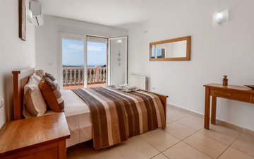 Property slide 22