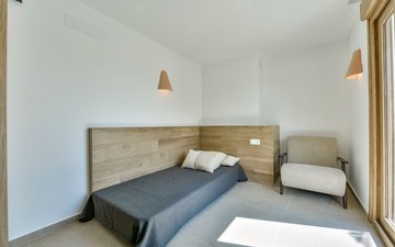 Property slide 44