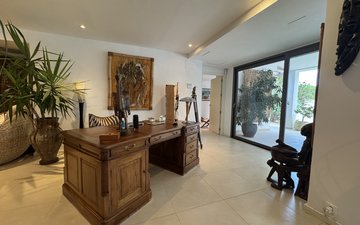 Property slide 16