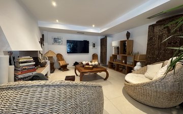 Property slide 19
