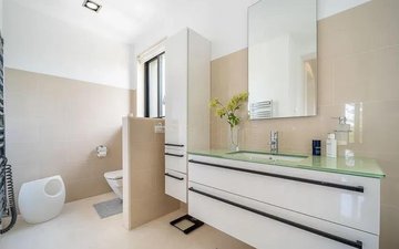 Property slide 24