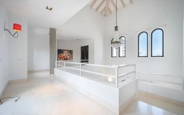 Property slide 22