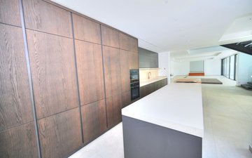 Property slide 20