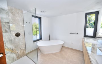 Property slide 18