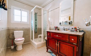 Property slide 18