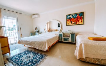 Property slide 22