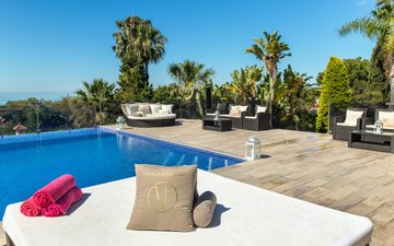 Property slide 17