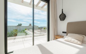 Property slide 32