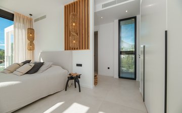 Property slide 32