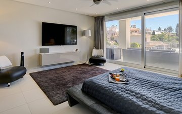 Property slide 20