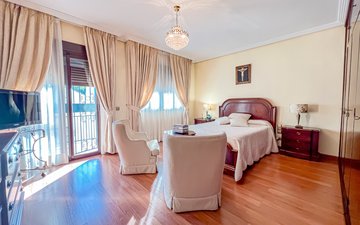 Property slide 32