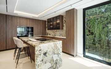 Property slide 10
