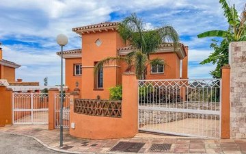 Property slide 32