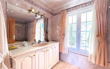 Property slide 35