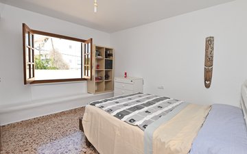 Property slide 18
