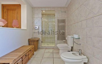 Property slide 32