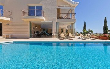 Property slide 17