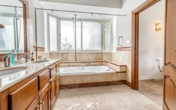 Property slide 10