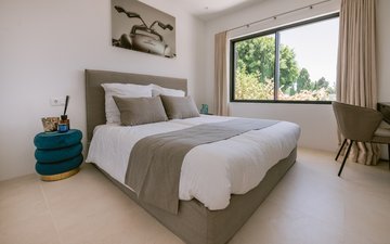 Property slide 25