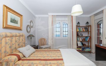 Property slide 25
