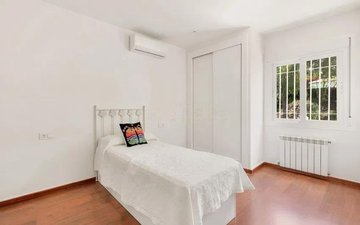 Property slide 16