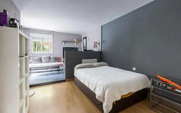 Property slide 16