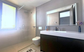 Property slide 18