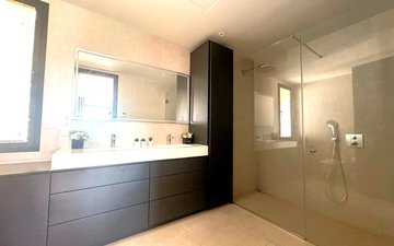 Property slide 21
