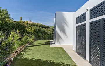 Property slide 44