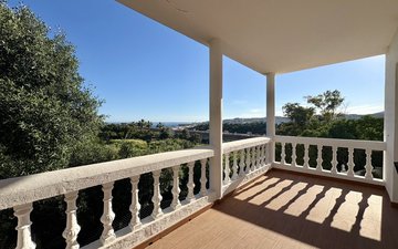 Property slide 20