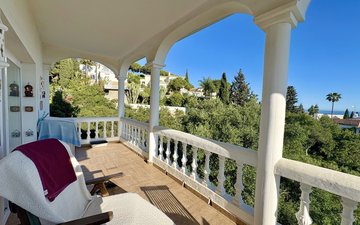 Property slide 19