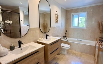 Property slide 16