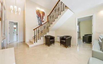 Property slide 10