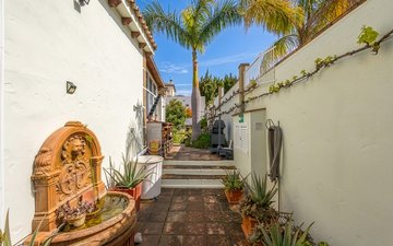 Property slide 32
