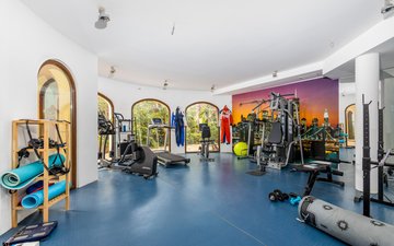 Property slide 16