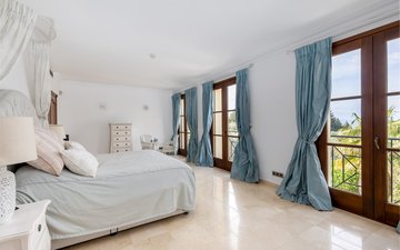 Property slide 32