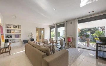 Property slide 19