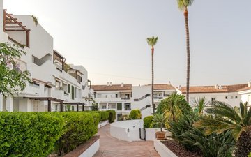 Property slide 32