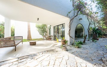 Property slide 39