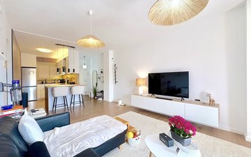 Property slide 16