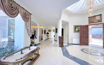Property slide 31