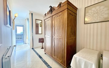 Property slide 44