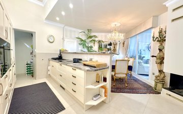 Property slide 60