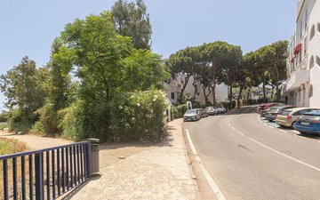 Property slide 16