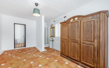 Property slide 44