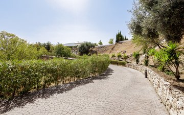 Property slide 16