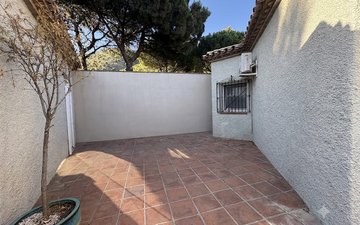 Property slide 21