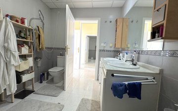 Property slide 25