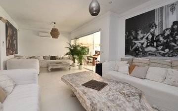 Property slide 25