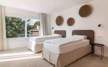 Property slide 14
